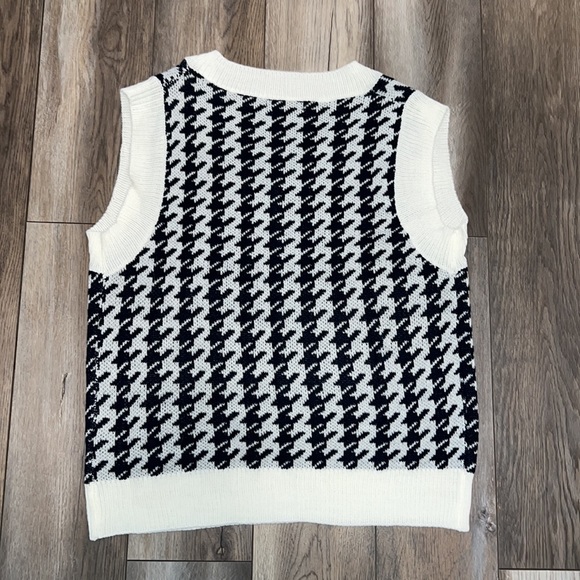 Vest - Picture 5 of 5